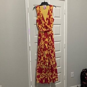 Pretty summer dress never worn size large (10-12)…